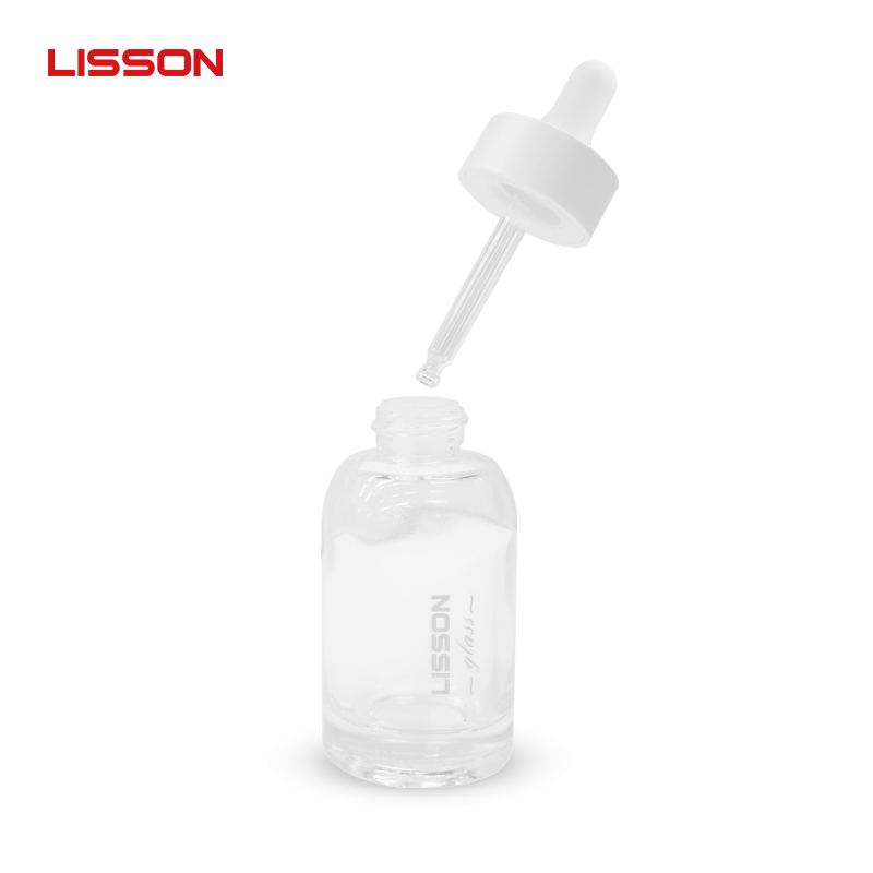 ¿Qué deben comprobar las marcas de cosméticos antes de envasar en frascos de vidrio?