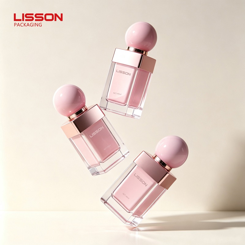 ¿Qué causa las fugas entre un frasco de cosméticos y su tapón?